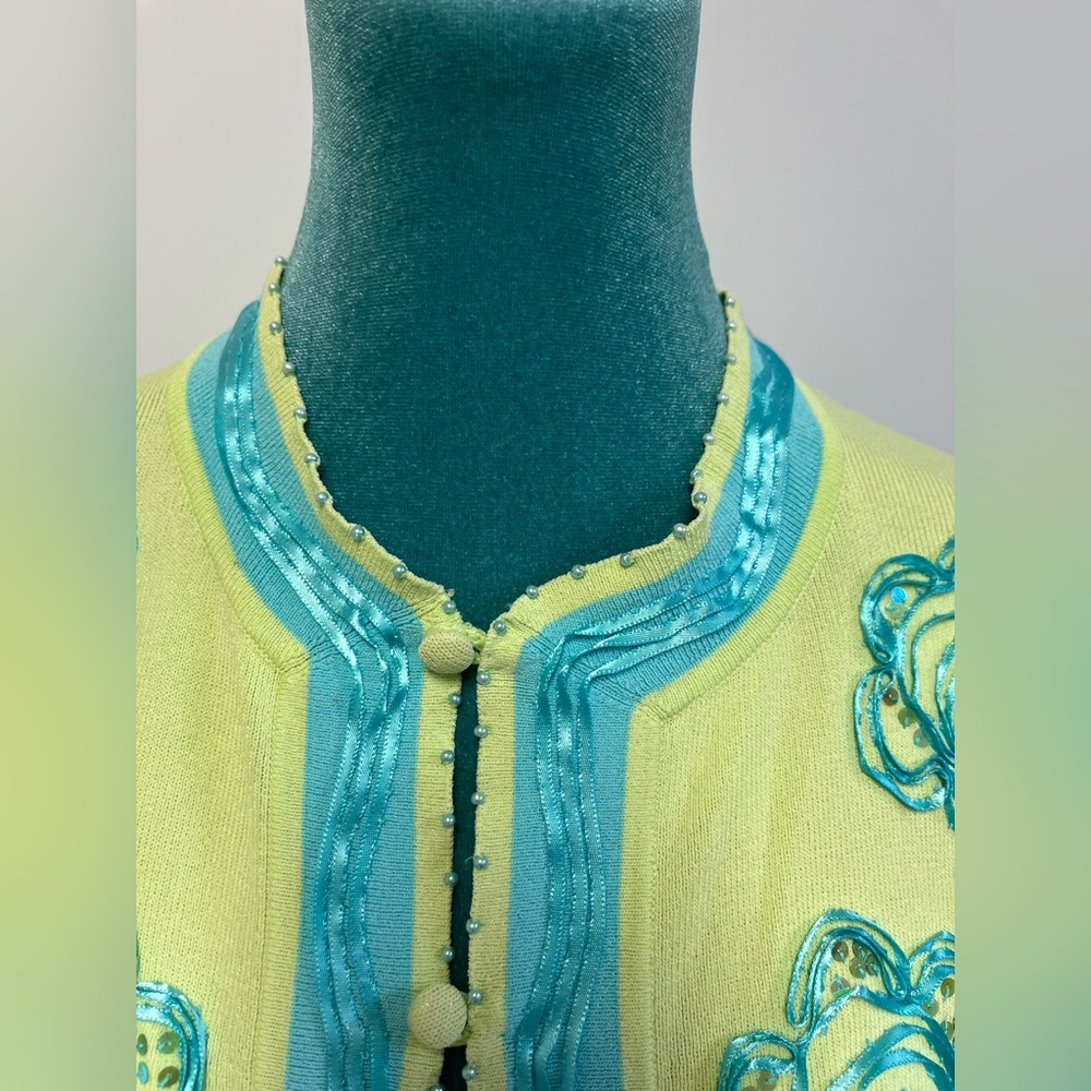 Vintage Cardigan Sweater Women’s Small Green & Blue Floral Beaded Sequin - Picture 3 of 6